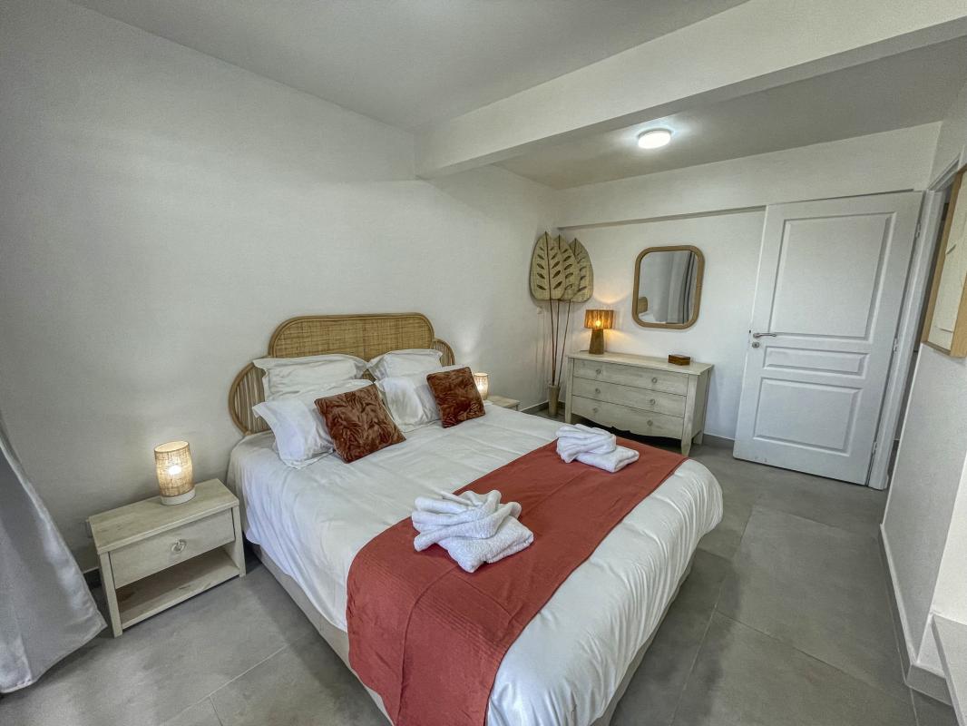 32.Location villa piscine vue mer Sainte Anne Guadeloupe_Chambre 3 Jardin
